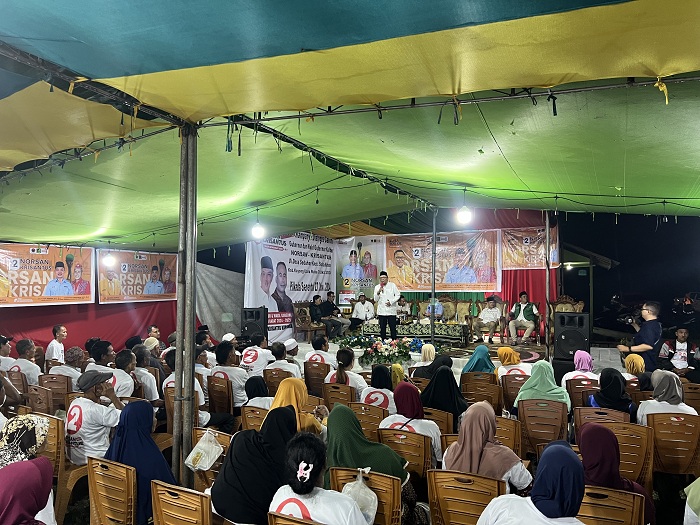 Hildi Hamid saat orasi politik di kampanye dialogis Norsan-Krisantus di Sedahan, Kecamatan Sukadana, Kayong Utara.
