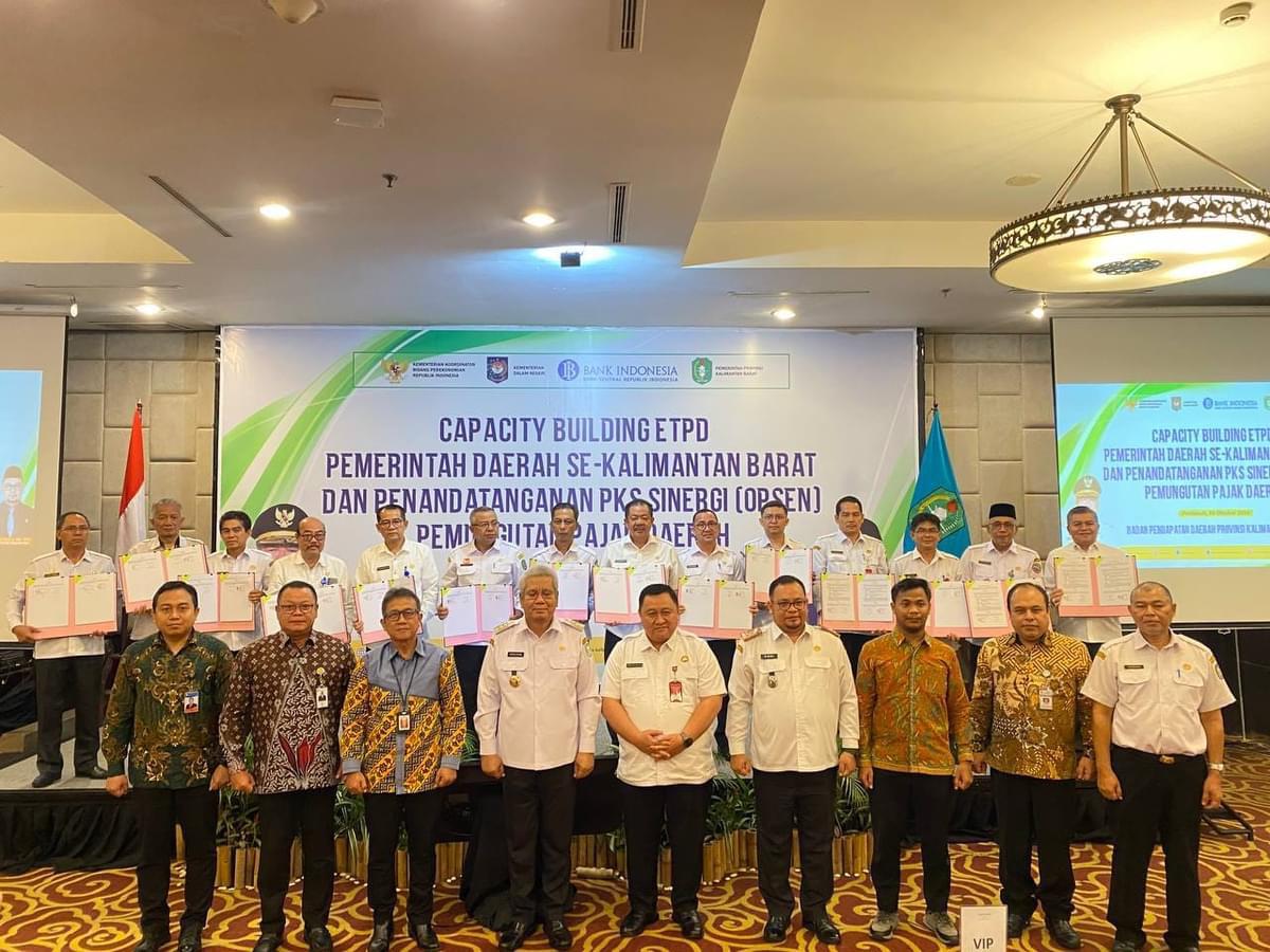 ARAHAN: Staf Ahli Bupati, Maryadi Asmu