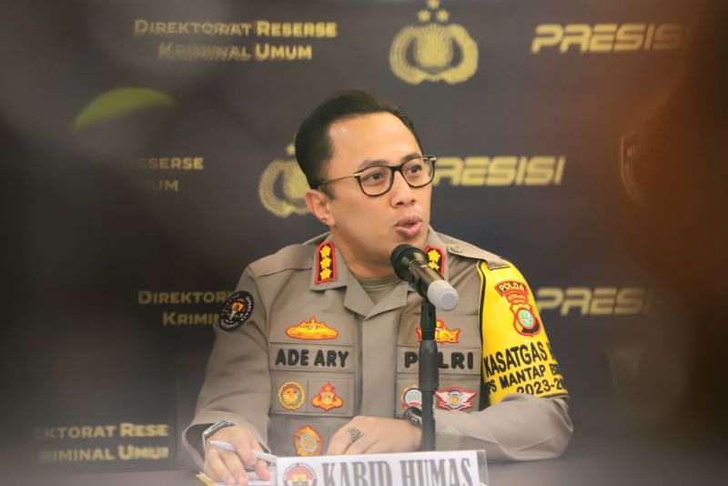 Kabid Humas Polda Metro Jaya Kombes Pol Ade Ary Syam Indradi. Polda Metro Jaya menemukan bangunan yang diduga menjadi kantor satelit menjalankan praktik judi online.