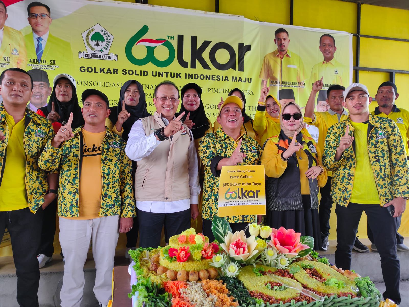 HUT : Calon Wakil Gubernur Kalbar nomor urut 1, Didi Haryono saat menghadiri konsolidasi, dan syukuran HUT Partai Golkar yang digelar DPD Partai Golkar Kubu Raya.