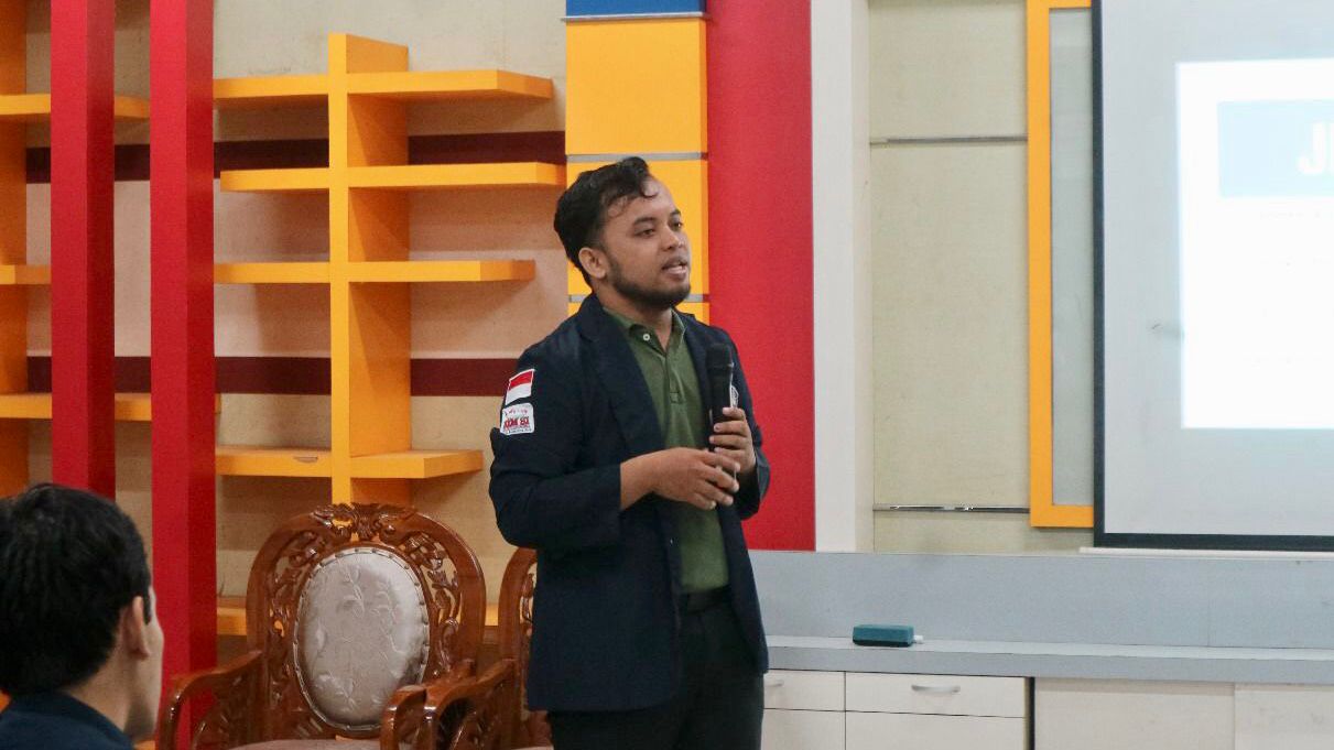 Koordinator Young Generation #Lanjotagik, Radlial Anwar.