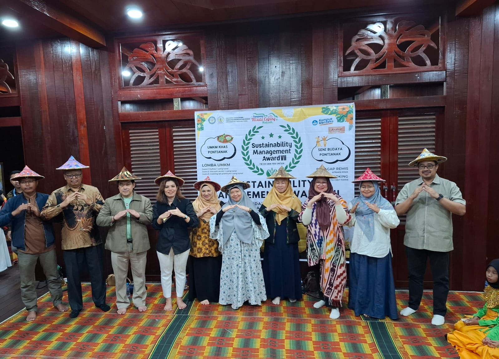 Prodi Magister Manajemen FEB Untan sukses menggelar Sustainability Management (SM) Award yang ke-7 dengan tema &ldquo;Festival Budaya dan Kuliner Kalbar Menuju Masa Depan Berkelanjutan."