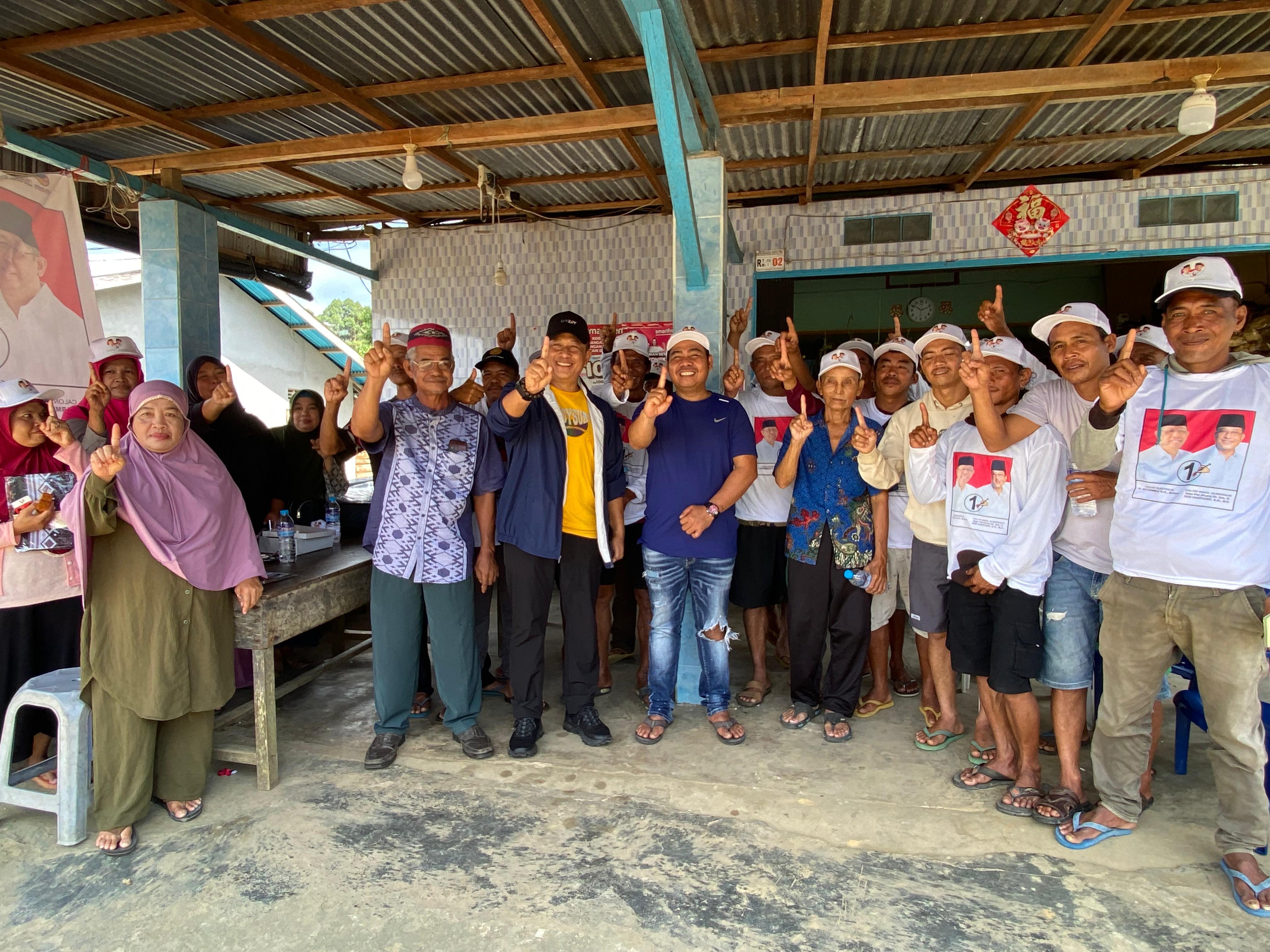 Calon Wakil Gubernur Kalbar nomor urut 1, Didi Haryono saat silaturahmi dialogis dengan masyarakat Sagatani Singkawang.