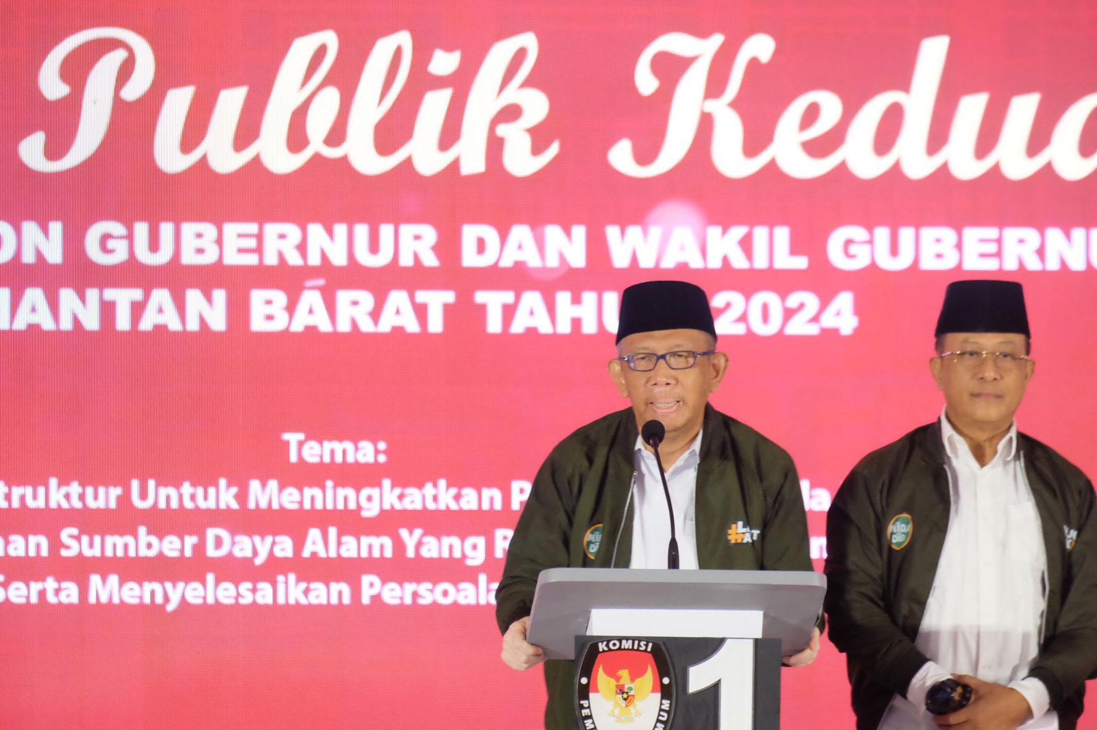 DEBAT : Paslon Gubernur dan Wagub Kalbar nomor urut 1, Midji-Didi saat debat publik kedua yang digelar KPU Kalbar di Swiss-Belinn Singkawang, Selasa (5/11).