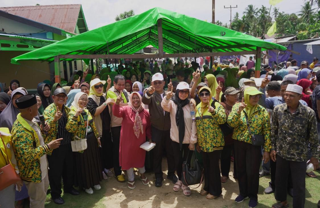 JAWAI : Calon Wakil Gubernur Kalbar nomor urut 1, Didi Haryono saat silaturahmi dengan masyarakat Jawai, Kabupaten Sambas.