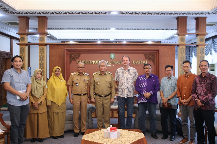 SILATURAHMI: Para advisor untuk Green Climate Fund (GCF) usai bertemu Pj Gubernur Kalbar Harisson di Ruang Kerja Gubernur Kalbar, Selasa (5/11).