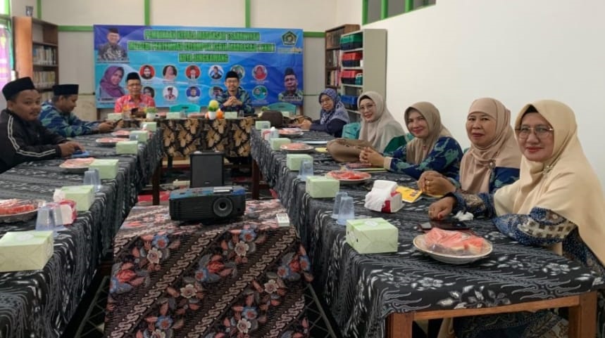 PERTEMUAN: KKMTs Kota Singkawang mengadakan pertemuan bulanan rutin yang digelar secara bergilir di setiap madrasah.