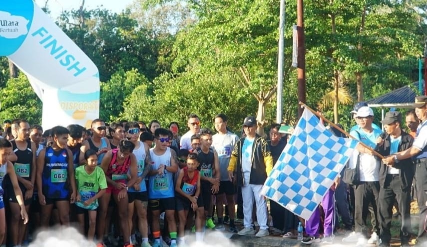 HAORNAS: Kegiatan Pulau Datok Fun Run 2024, dalam rangka memperingati Hari Olahraga Nasional ke-41, dibuka oleh Penjabat Sekretaris Daerah Kabupaten Kayong Utara, Rene Reinaldy.