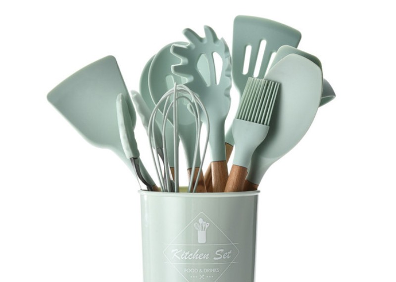 Ilustrasi set spatula berbahan silikon.