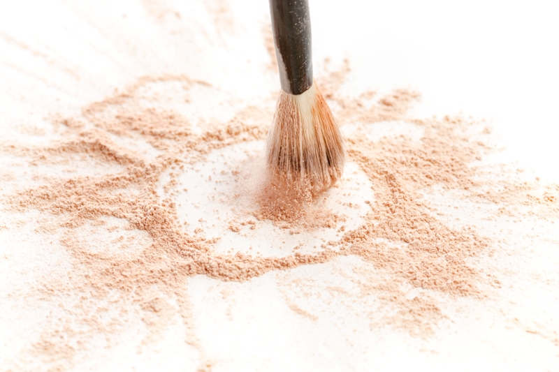 Ilustrasi noda makeup.