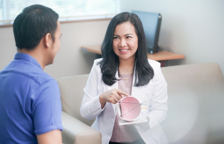 Dokter di KMN EyeCare, Dr. Maria Magdalena Purba, SpM