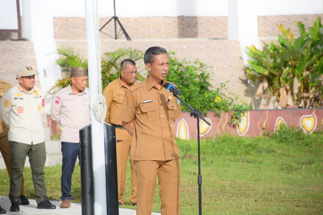 ARAHAN: Penjabat Sekretaris Daerah Kayong Utara Rene Rienaldy memberikan pengarahan.