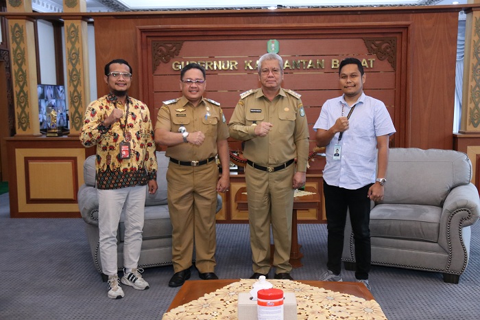 AUDIENSI: Harisson saat menerima audiensi dari Station Manager NAM Air Pontianak di Ruang Kerja Gubernur Kalimantan Barat, Selasa (19/11).