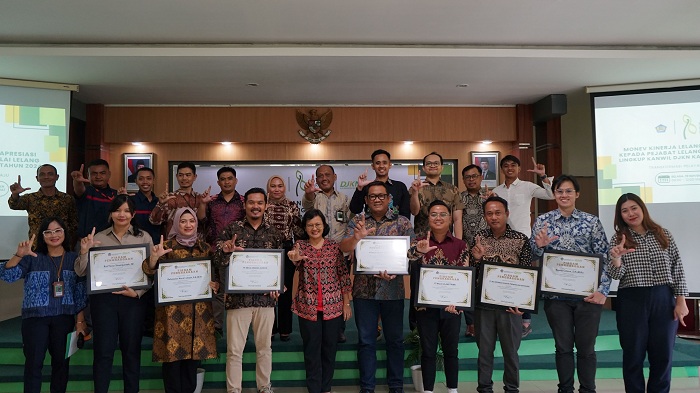 EVALUASI: Kanwil DJKN Kalbar menggelar Monitoring dan Evaluasi Kinerja Pejabat Lelang Kelas II, Selasa (19/11).