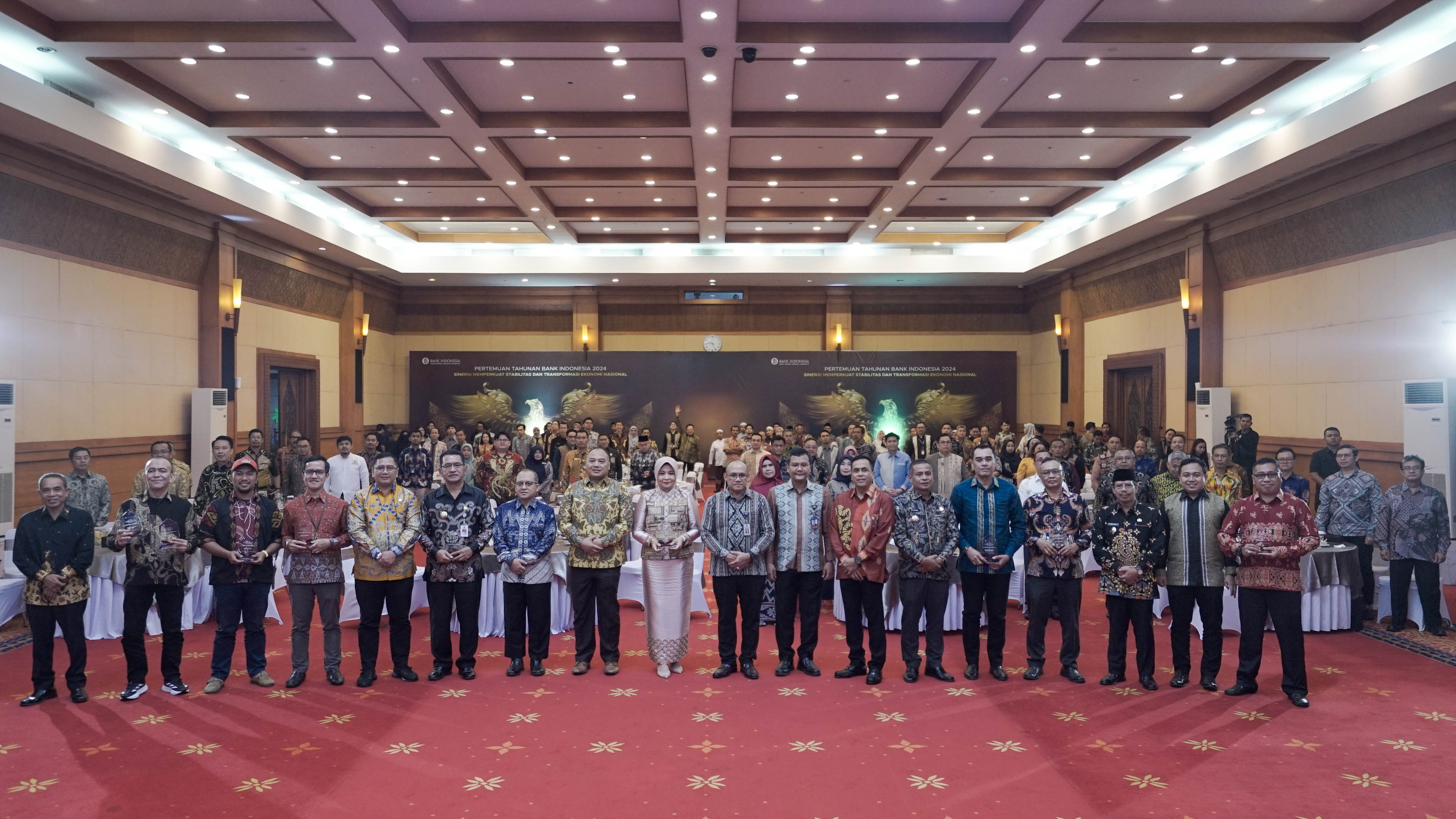 PESERTA PTBI:&nbsp;Pertemuan Tahunan Bank Indonesia (PTBI) di Kalimantan Barat pada Jumat (29/11) di Pontianak dihadiri oleh para kepala daerah provinsi dan kabupaten/kota, serta para pemangku kepentingan.