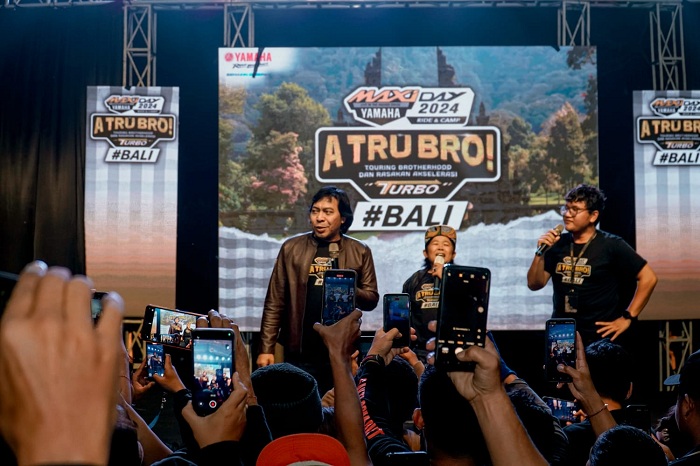 Komeng dan Adul di acara MAXi Yamaha Day.
