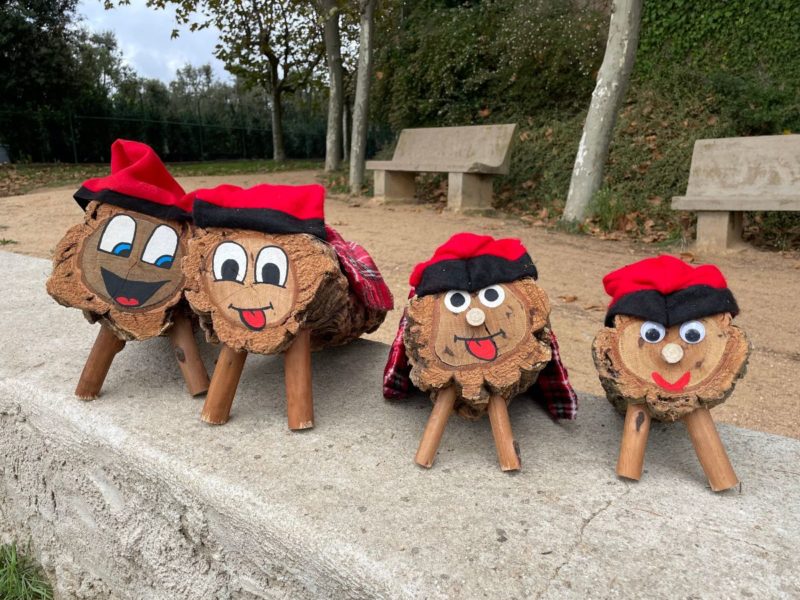 Caga Tio, Karakter Natal dalam budaya Catalan yang berbentuk batang kayu besar.