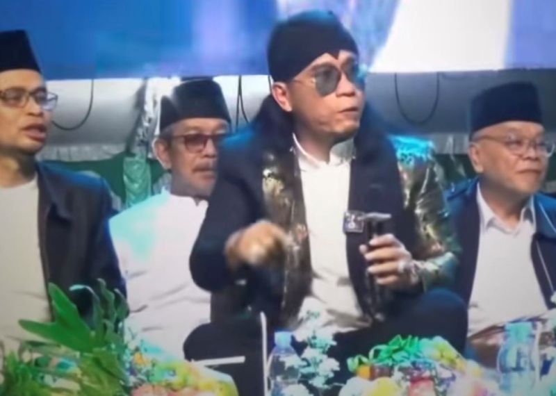 Gus Miftah saat mengisi acara di Magelang, dan melontarkan candaan yang dianggap kasar.