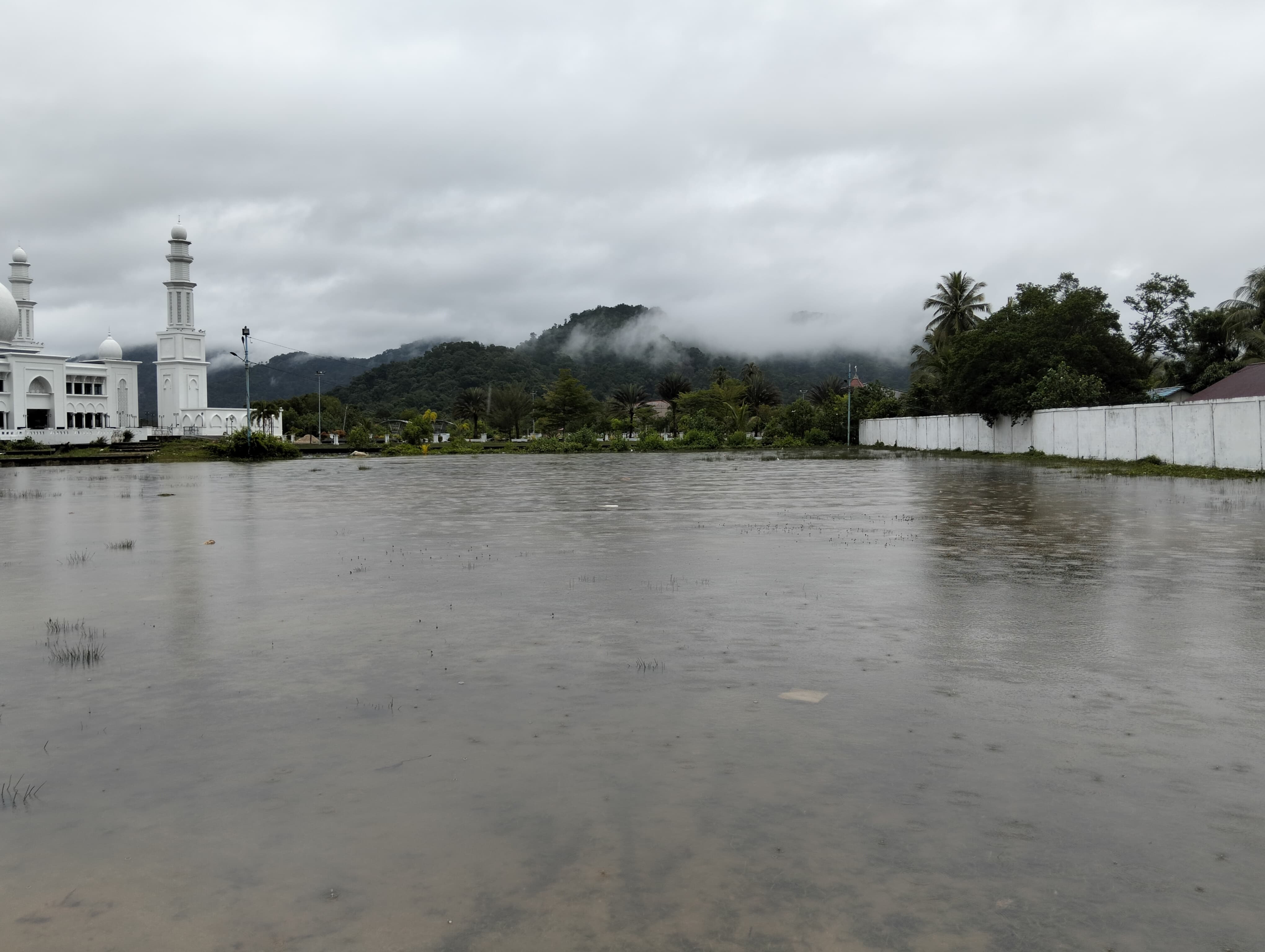 BANJIR&nbsp; : Salah satu loaksi terdampak bajir rob di Kabupaten Kayong Utara.