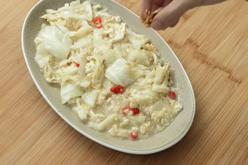 Kol tumis telur ala Chef Devina Hermawan.