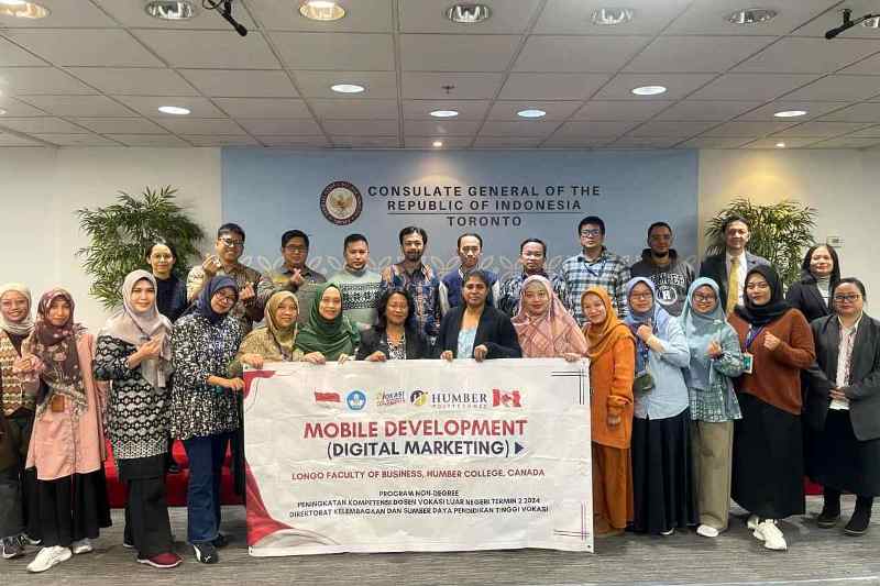 Sejumlah dosen vokasi Indonesia disambut dan dijamu makan malam oleh Konjen Toronto, Dyah Lestari Asmarani beserta staf KJRI Toronto, Kanada.