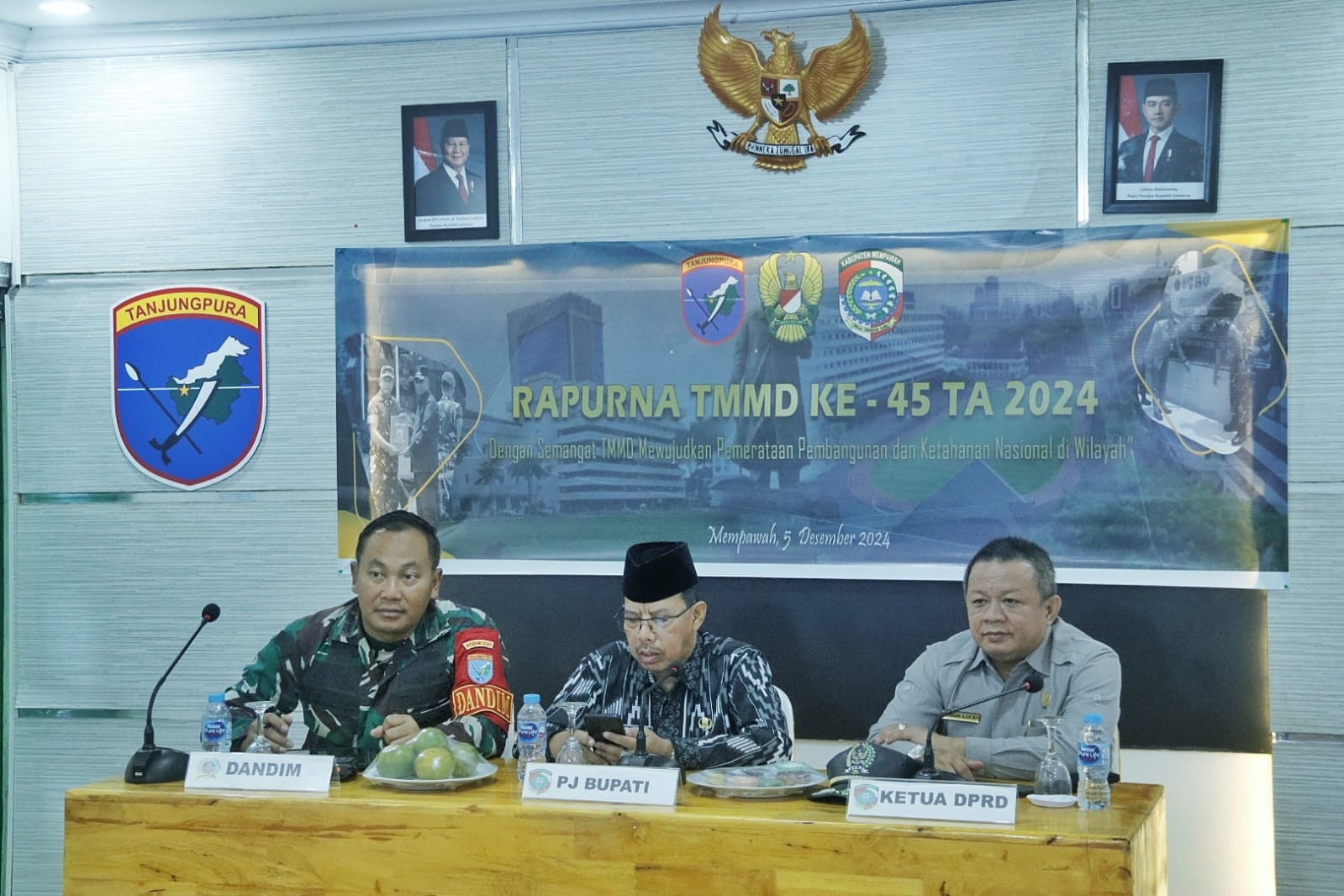 RAPURNA: Dandim, Pj Bupati dan Ketua DPRD mengikuti Rapurna TMMD.