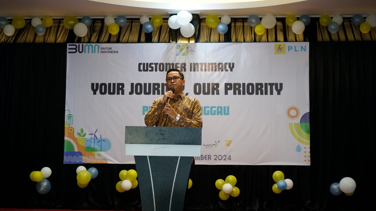 Manager PLN UP3 Sanggau, Hendy Gita Wedhatama memberikan sambutan pada kegiatan Customer Intimacy di Aula Hotel The Garden Palace Sanggau.&nbsp;(05/12).