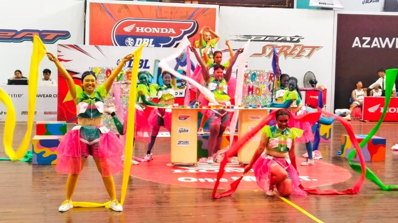 Penampilan Tim Dance SMAN 1 Pontianak di DBL Dance Competition 2024.