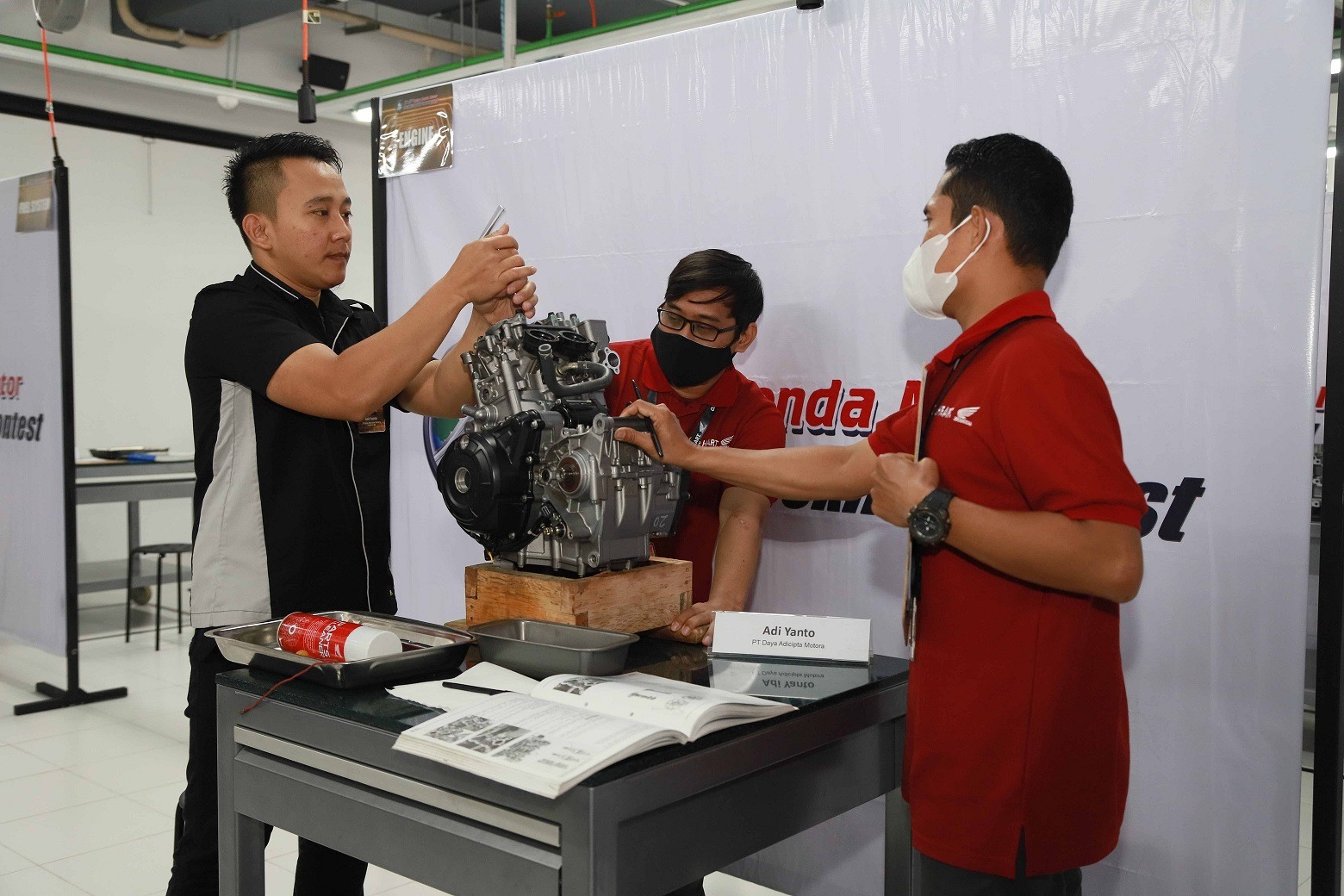 Teknisi AHASS Indonesia siap berlaga di Honda Asia & Oceania Motorcycle Technician Skill Contest (AOC) 2024 di Filipina untuk menunjukkan keterampilan teknis mereka.