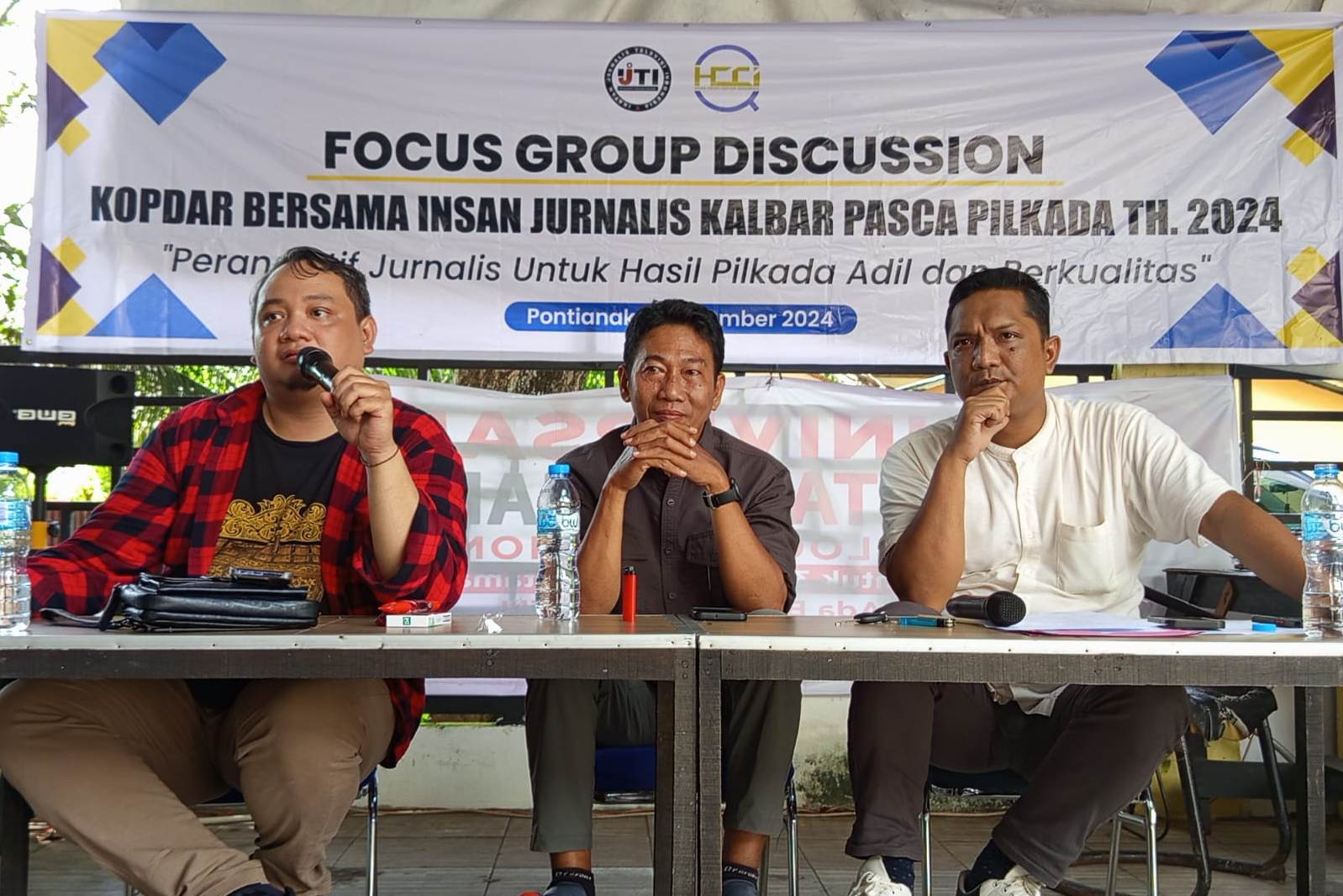 IJTI Kalbar bersama HCCI menggelar FGD peran junalis untuk Pilkada Kalbar di Kopi Klani Pontianak, Sabtu (7/12).
