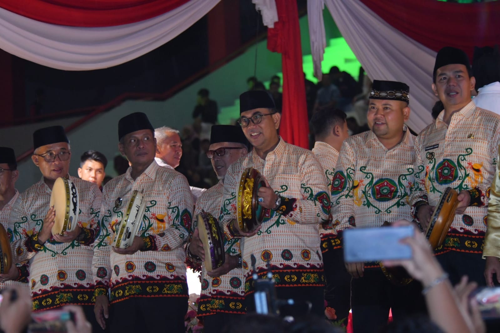 MTQ: Penjabat (Pj) Bupati Kayong Utara, Alfian, menghadiri Pembukaan Musabaqah Tilawatil Quran (MTQ) ke-XXXII tingkat Provinsi Kalimantan Barat.