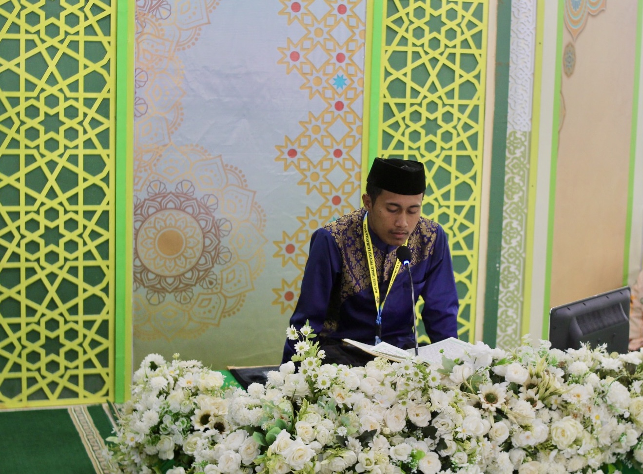 PESERTA: Sejumlah Peserta saat mengikuti babak penyisihan cabang lomba pada MTQ ke 32 di Kabupaten Landak.