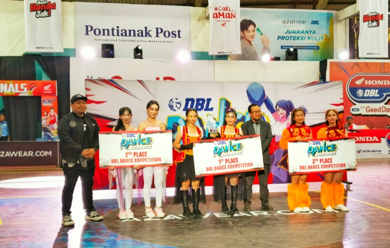 Tim dance dari SMA Santo Petrus kembali menyandang gelar juara di DBL Dance Competition 2024.