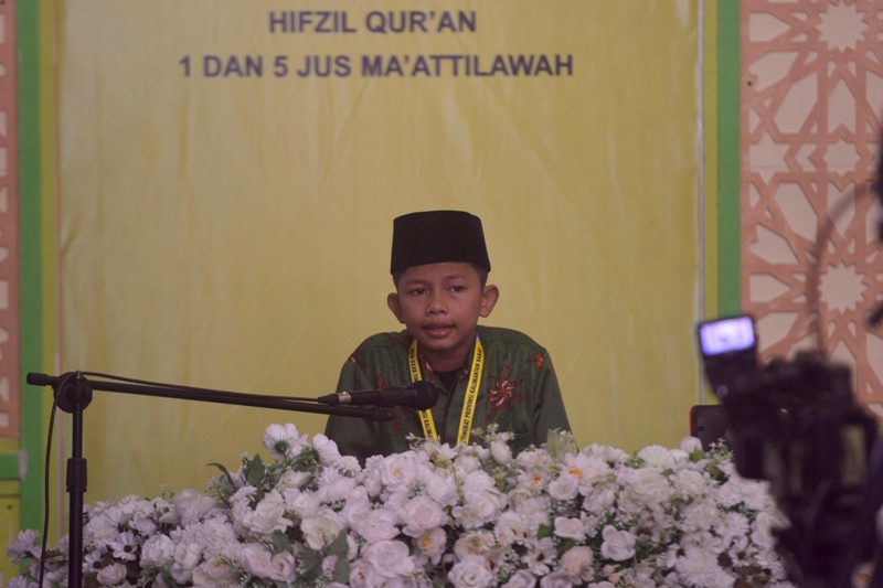 UNJUK KEBOLEHAN: Para Peserta cabang lomba Hifzil Quran 1 dan 5 Juz Ma&rsquo;attilawah unjuk kebolehan dalam babak final MTQ ke-32 tingkat Provinsi Kalimantan Barat di Kabupaten Landak.