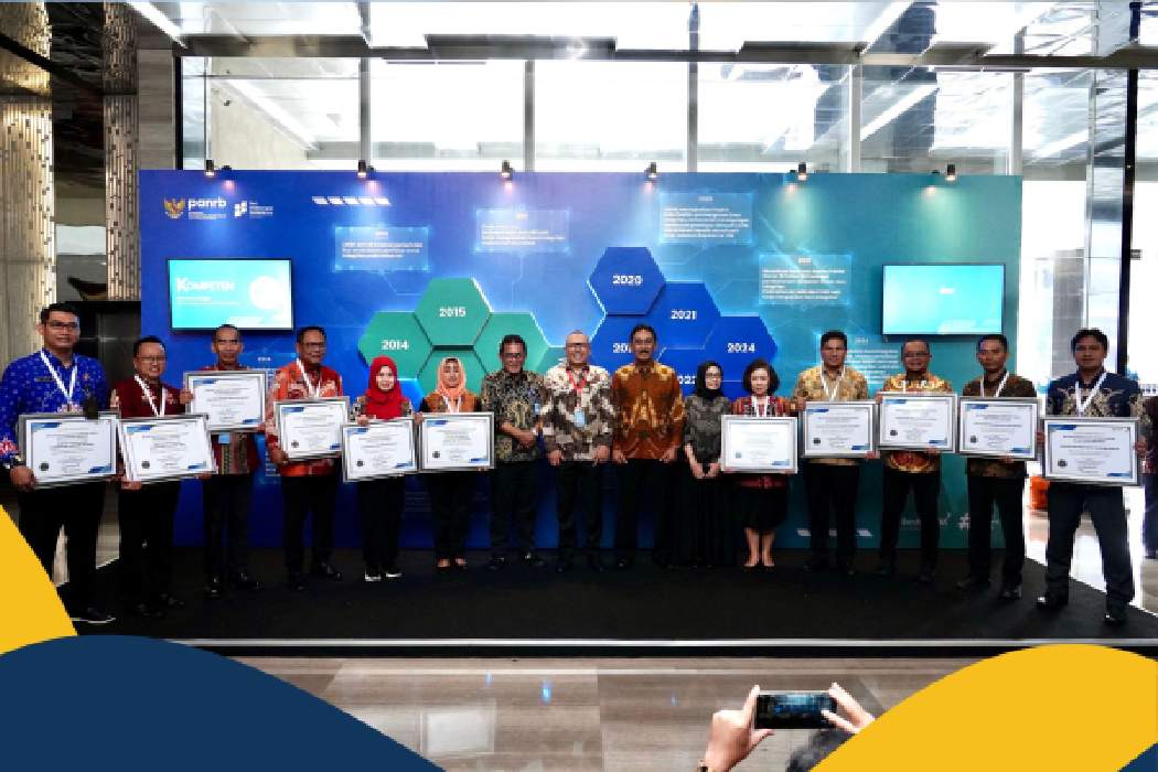 berhasil meraih predikat Wilayah Bebas dari Korupsi (WBK) untuk 12 Kantor Pertanahan (Kantah).
