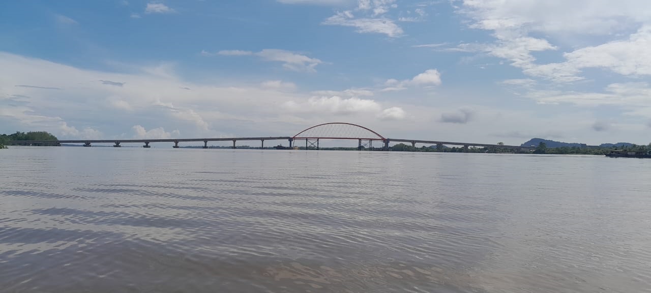 HAMPIR RAMPUNG: Kondisi Jembatan Sungai Sambas Besar (JSSB) di Kabupaten Sambas yang hampir selesai pengerjaannya.