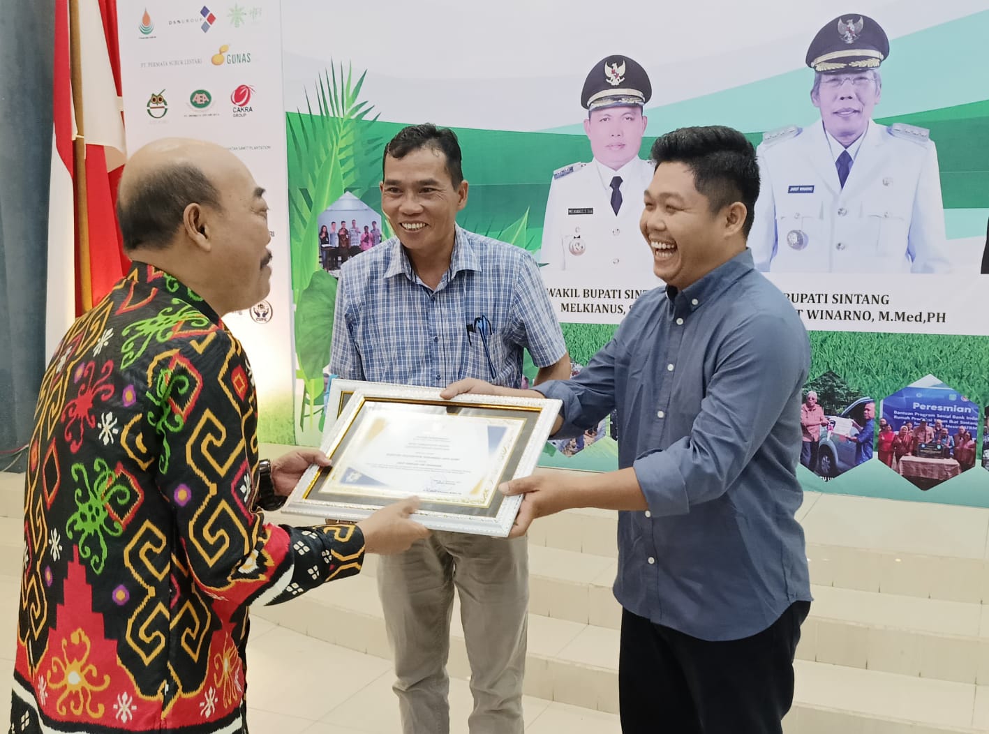 PT Duta Agro Prima meraih penghargaan dalam acara Semarak Mitra Pembangunan Kabupaten Sintang Tahun 2024.