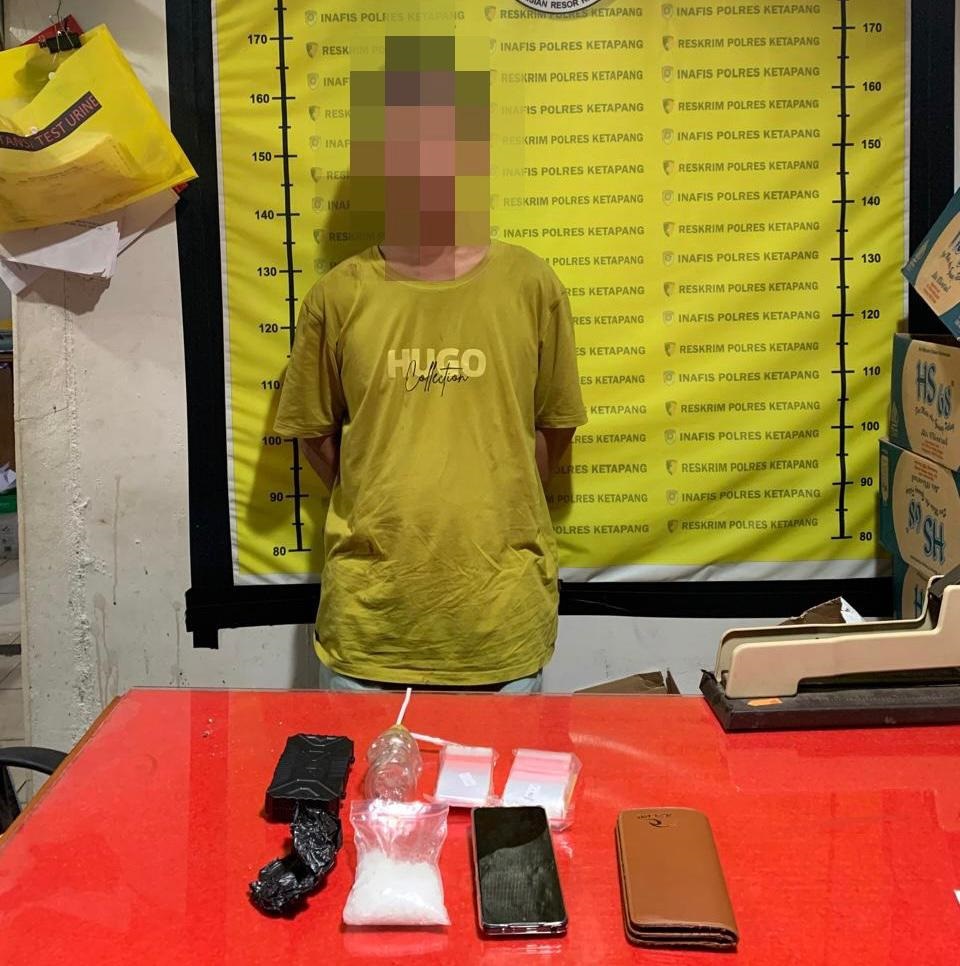 TANGKAP: Salah satu bandar sabu berhasil ditangkap anggota Polres Singkawang bersama barang bukti sabu hampir mencapai 1 ons.