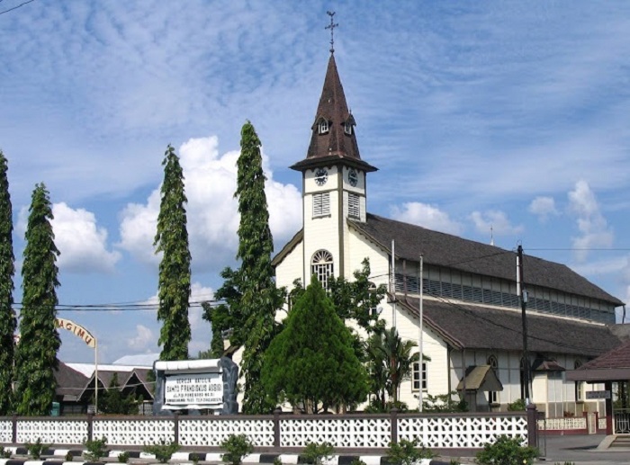 CAGAR BUDAYA: Bangunan Gereja Katolik Santo Fransiskus Assisi Kota Singkawang yang berusia 98 tahun ditetapkan sebagai cagar budaya.