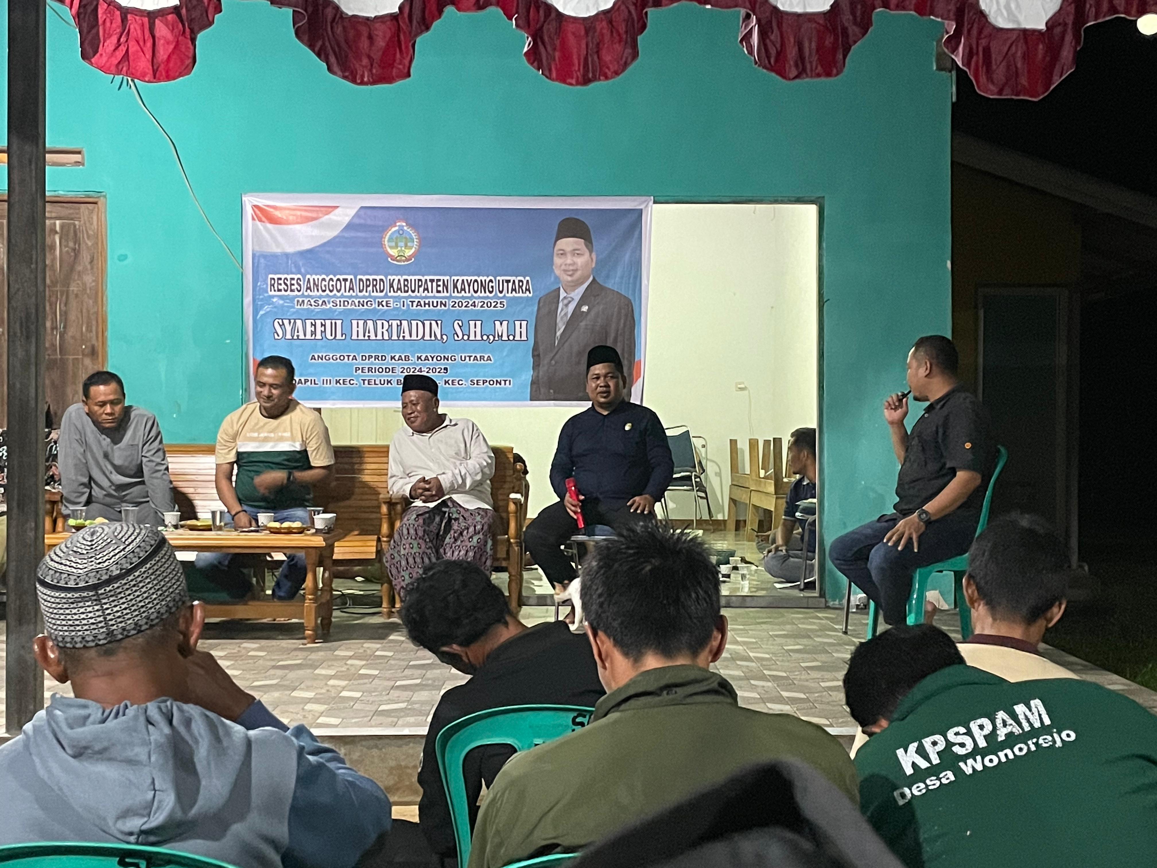 Anggota DPRD Kayong Utara, Provinsi Kalimantan Barat Syaiful Hartadin saat melakukan reses di Kecamatan Seponti dan Kecamatan Teluk Batang.