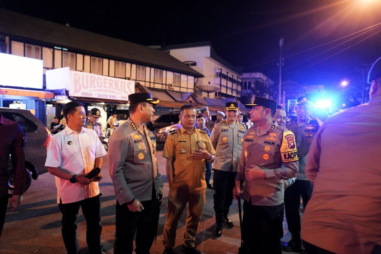 Kepala Kepolisian Daerah Kalimantan Barat Irjen Pol Pipit Rismanto bersama Forkompinda Kalbar mengecek pelaksaan Misa Natal di sejumlah gereja di Pontianak.