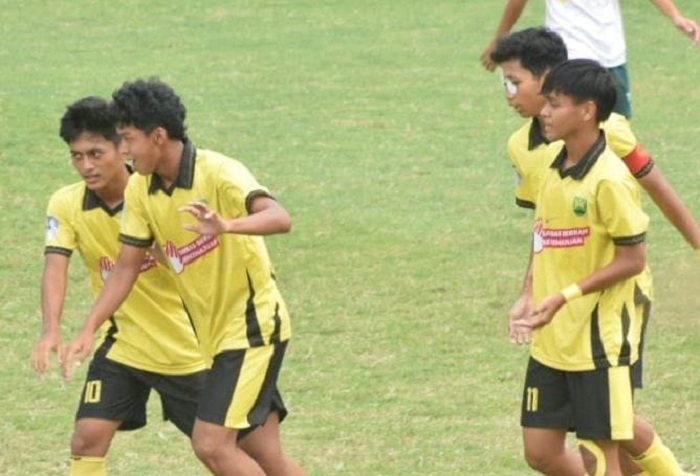 DILIRIK: Sejumlah pemain Gabsis Sambas saat berlaga di Piala Soeratin putaran Nasional. Beberapa pemain sempat dilirik tim pencari bakat PSSI.