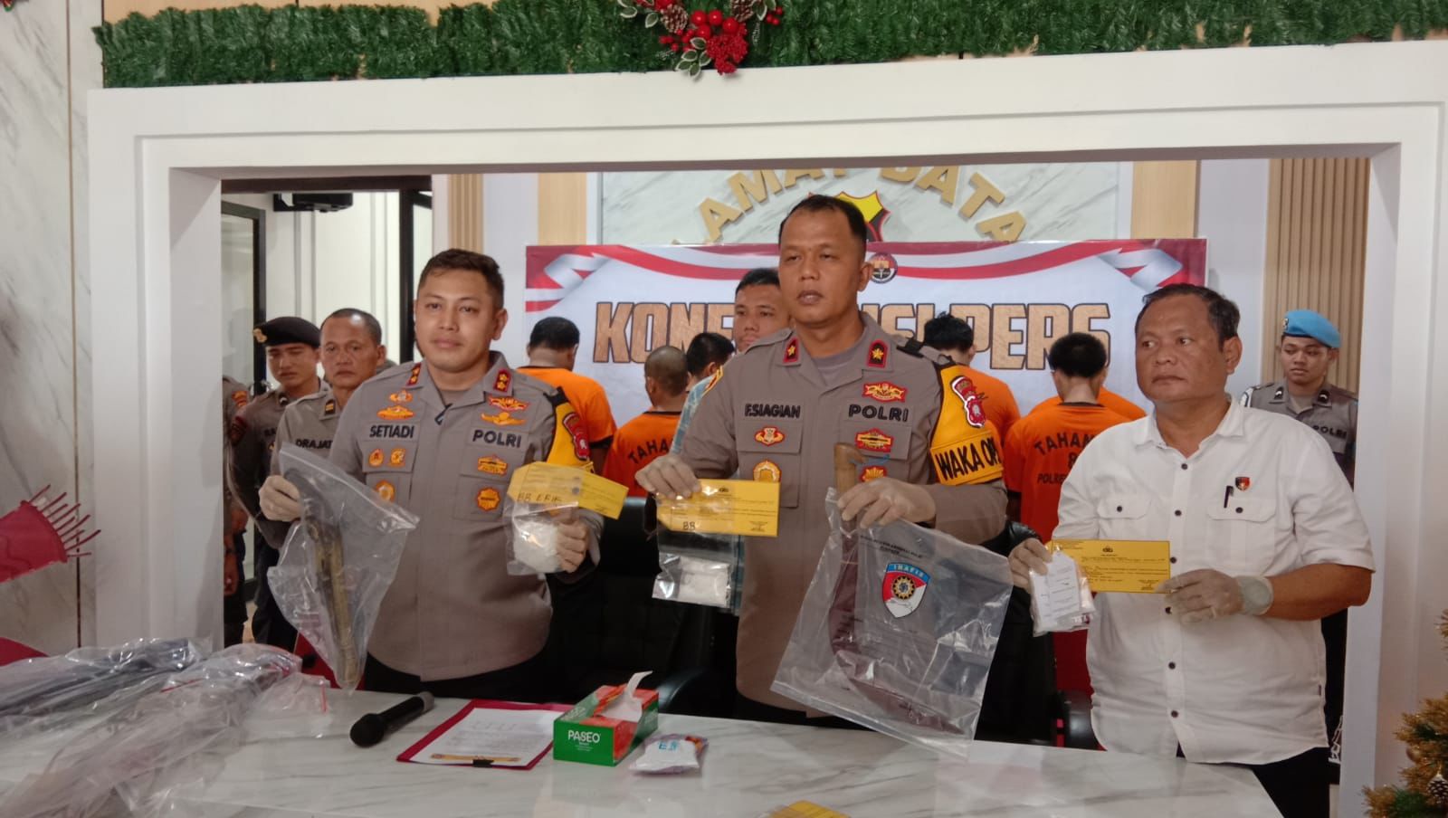 RILIS KINERJA: Kapolres Ketapang, AKBP Setiadi, merilis capaian kinerja selama 2024, Selasa (31/12).