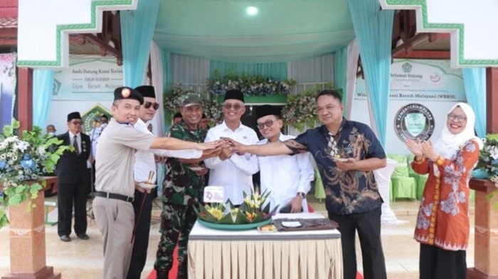 HAB : Kantor Kementerian Agama (Kemanag) Kota Singkawang menggelar Upacara Peringatan Hari Amal Bhakti (HAB) ke-79 di Halaman Kantor Kemenag Singkawang.