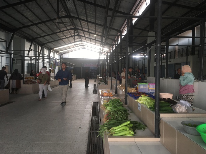 PASAR : Suasana Pasar Modern Kapuas Raya Sintang.