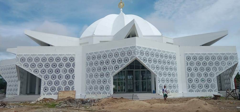 AKHIR : Masjid Kota Juang Nanga Pinoh Kabupaten Melawi memasuki tahap akhir pembangunan.