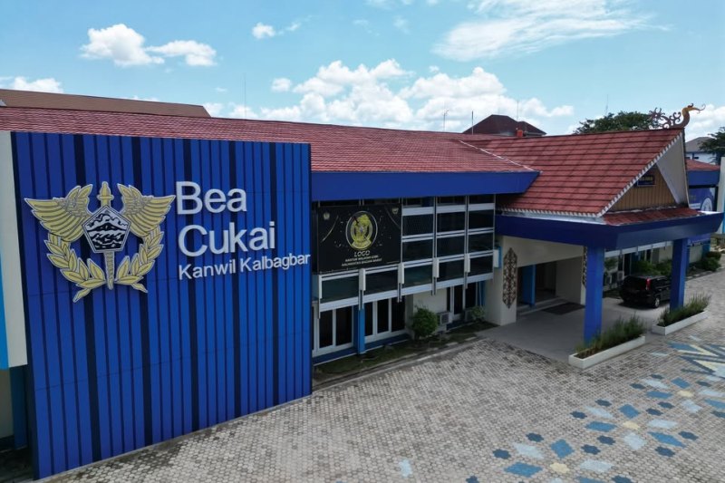 Kantor Bea Cukai Pontianak.