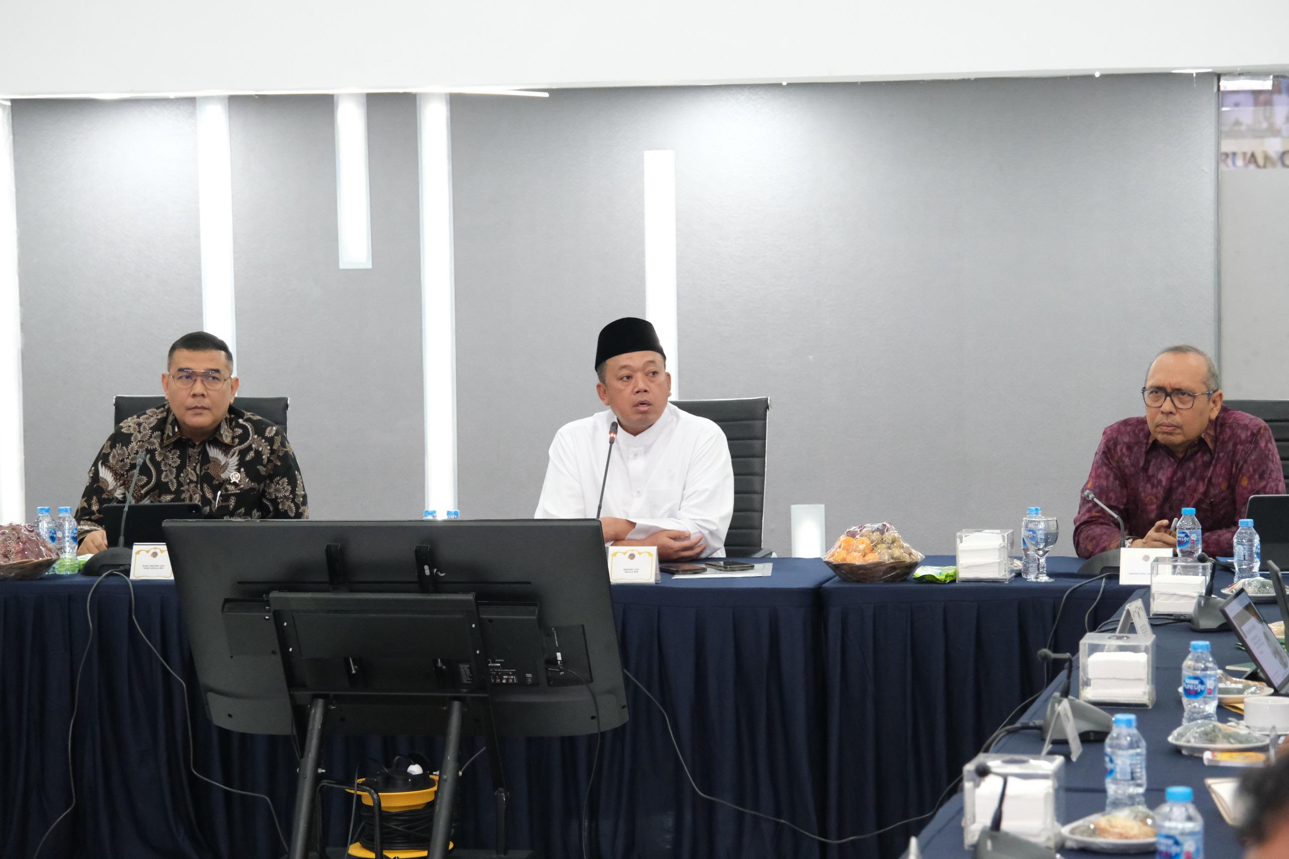 Nusron Wahid dalam Rapat Pimpinan (Rapim) yang berlangsung di Aula Prona, Jakarta, Kamis (09/01/2024).