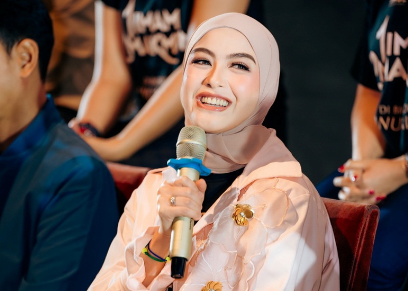 KEMBALI: Revalina S. Temat saat konfrensi pers di Epicentrum XXI, Jakarta Selatan, Kamis (9/1). Revalina kembali muncul lewat film 1 Imam 2 Makmum.
