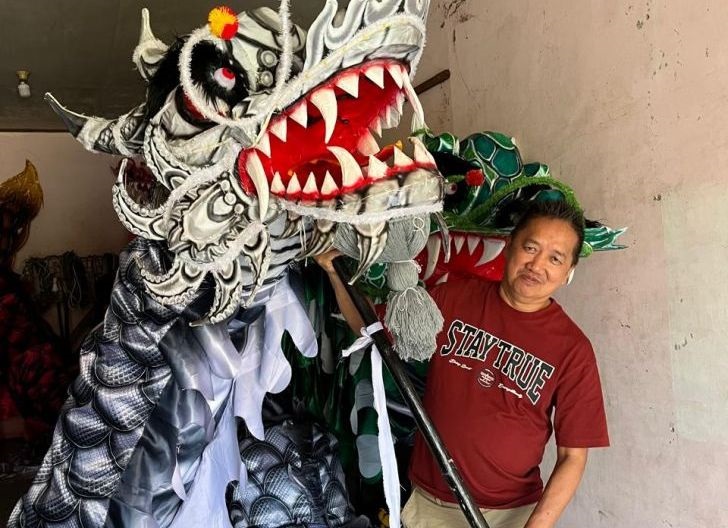 REPLIKA NAGA: Replika naga siap memeriahkan perayaan Imlek 2576 dan Cap Go Meh tahun 2025 di Singkawang.